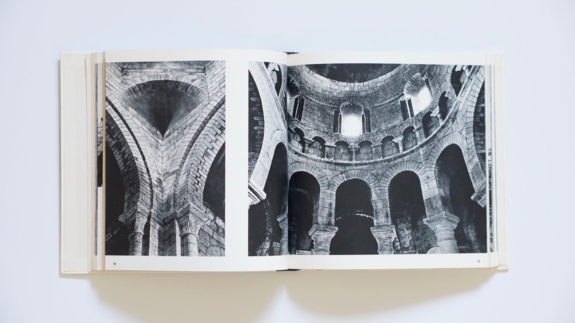 世界の建築 ロマネスク World Architecture: Romanesque kokiriyama