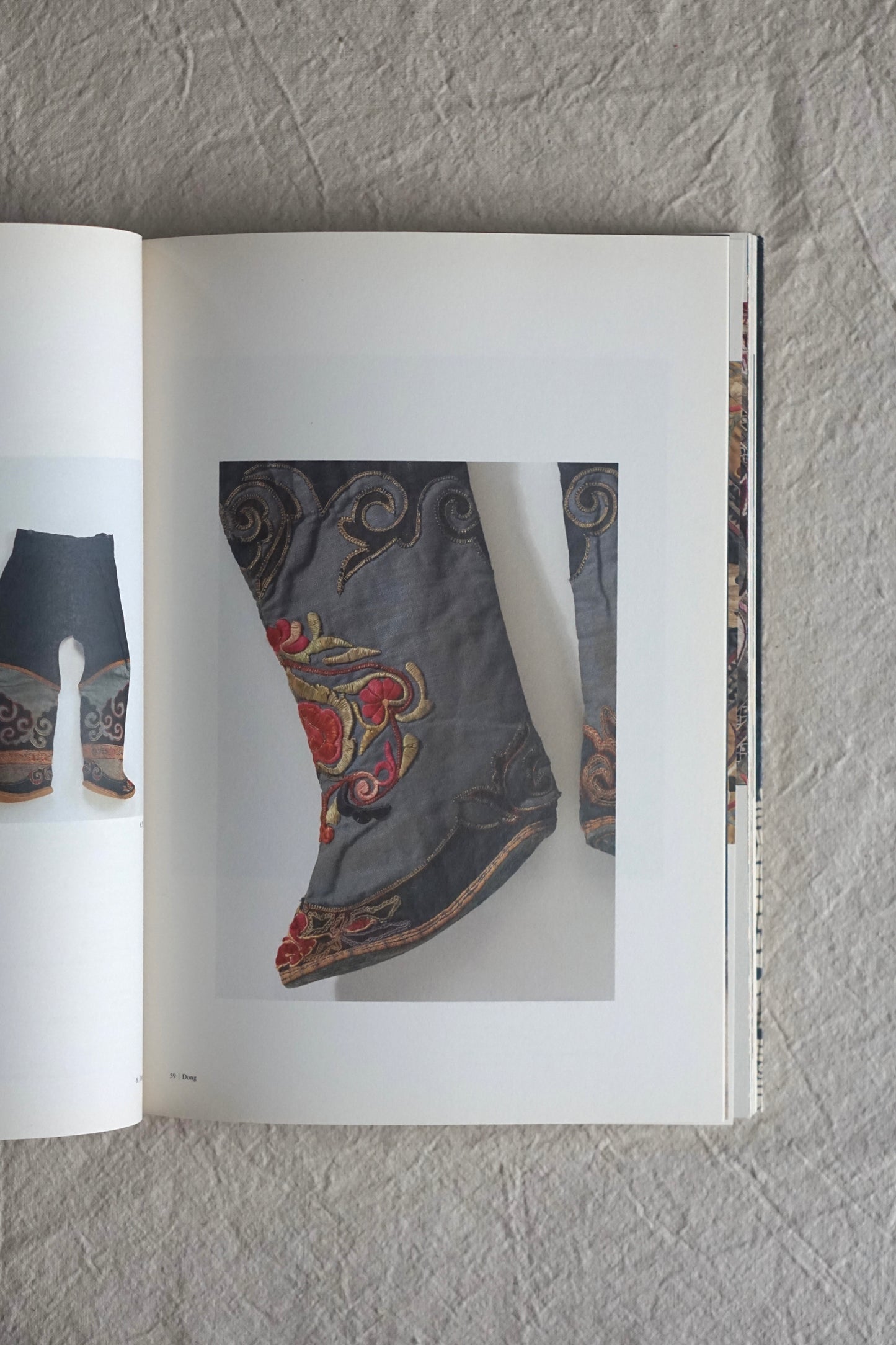 太陽と精靈の布 中国、東南アジア少数民族の染織 Cloth of the Sun and Spirit: Dyeing and weaving of ethnic minorities in China and Southeast Asia kokiriyama