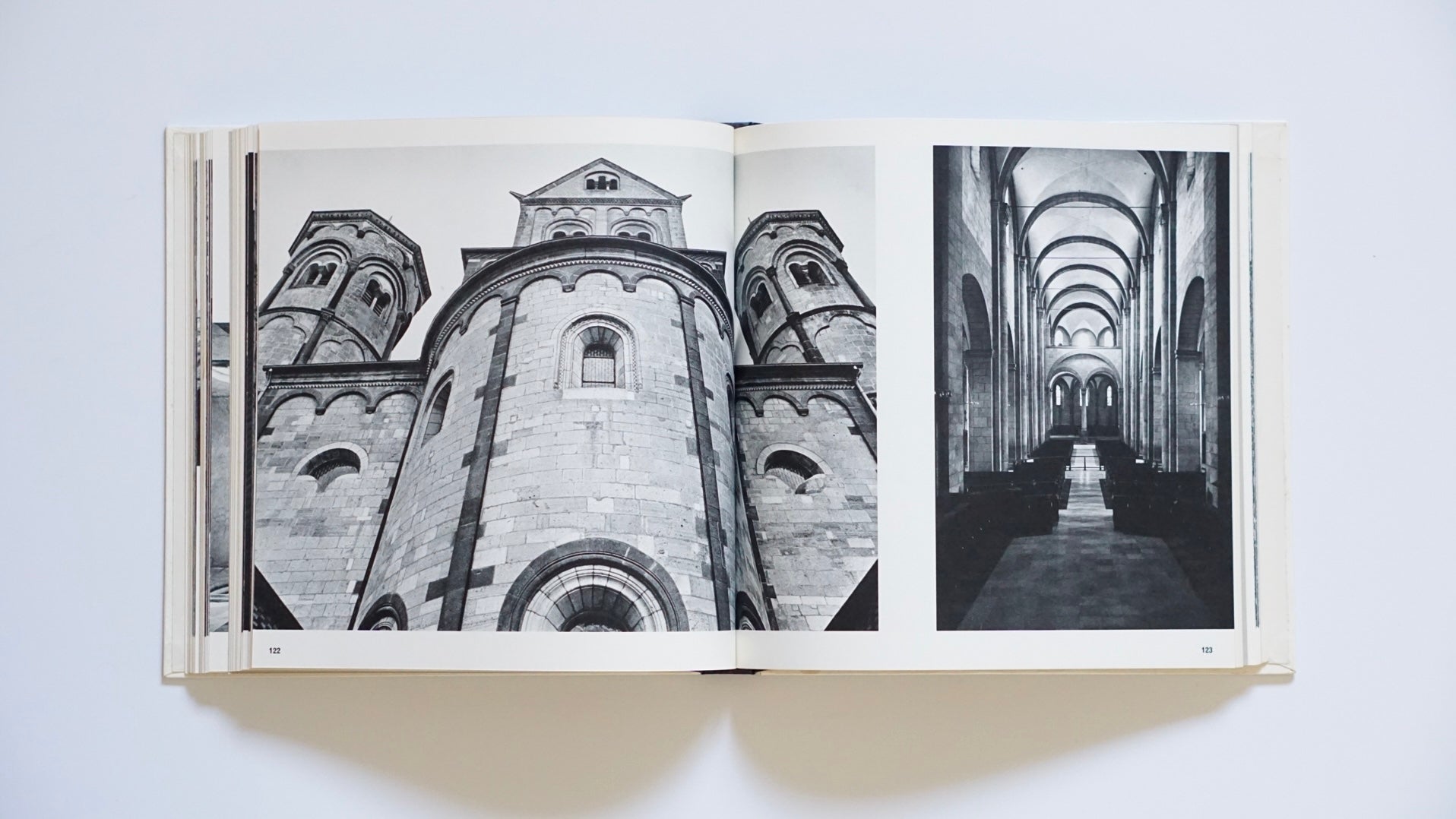 世界の建築 ロマネスク World Architecture: Romanesque kokiriyama