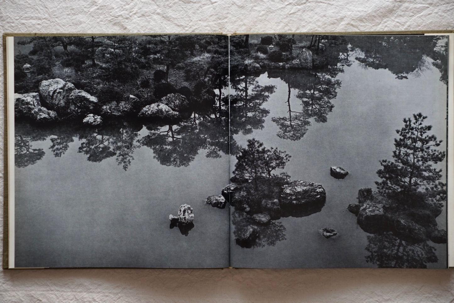 日本の庭 岩宮武二 土門拳宛献呈署名入 Japanese Garden Teiji Ito Takeji Iwamiya kokiriyama