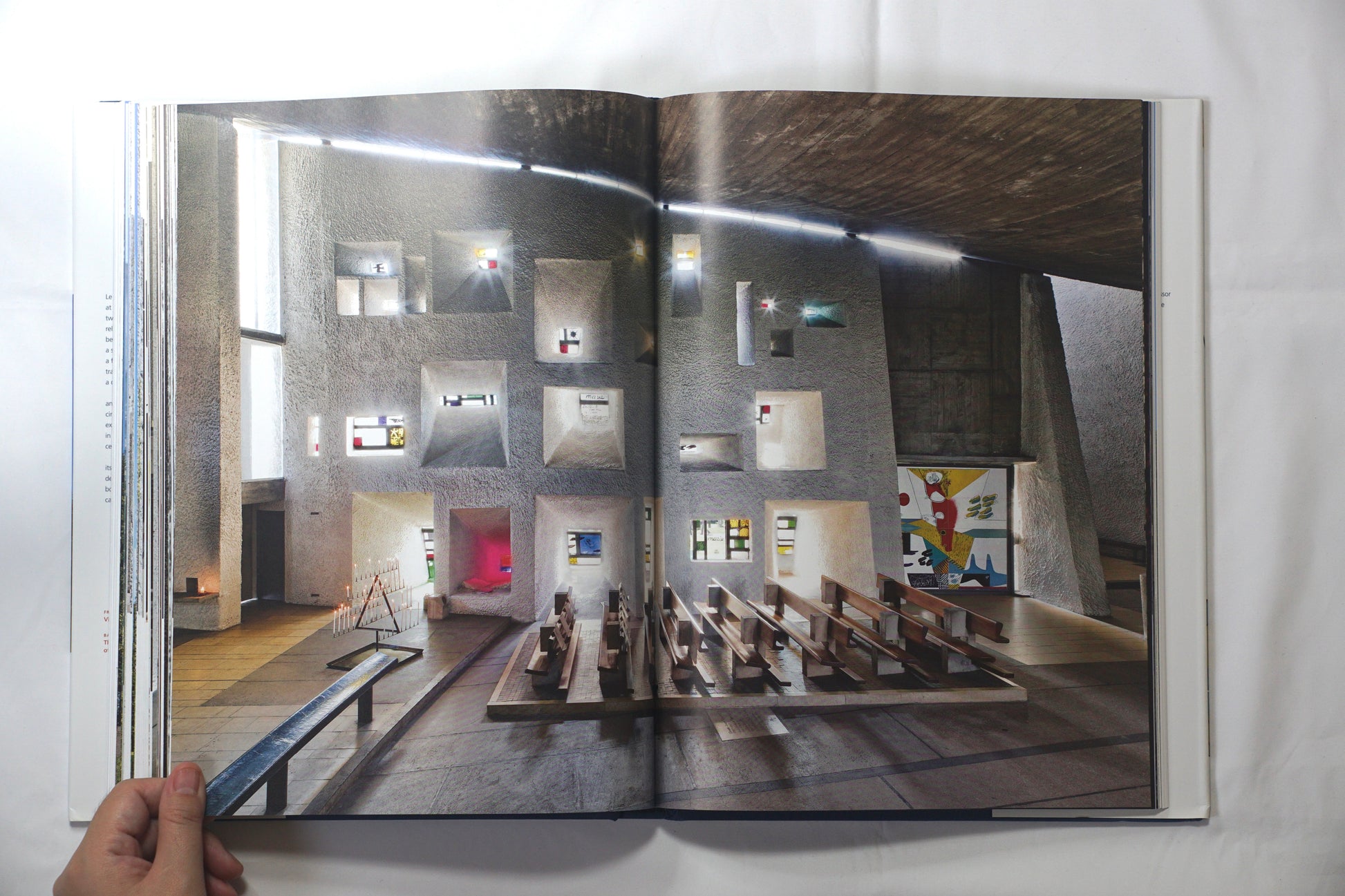 Le Corbusier: The Chapel of Notre-Dame Du Haut at Ronchamp kokiriyama