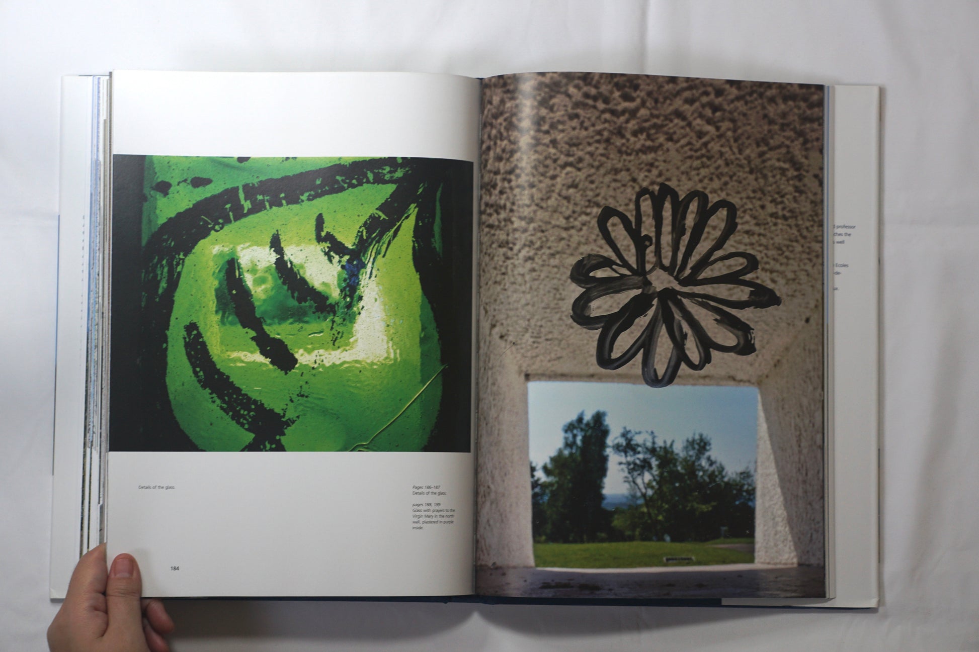 Le Corbusier: The Chapel of Notre-Dame Du Haut at Ronchamp kokiriyama