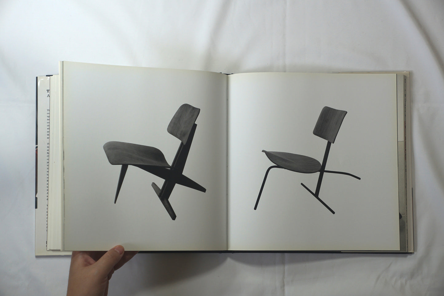 The Eames Lounge Chair - An Icon of Modern Design kokiriyama