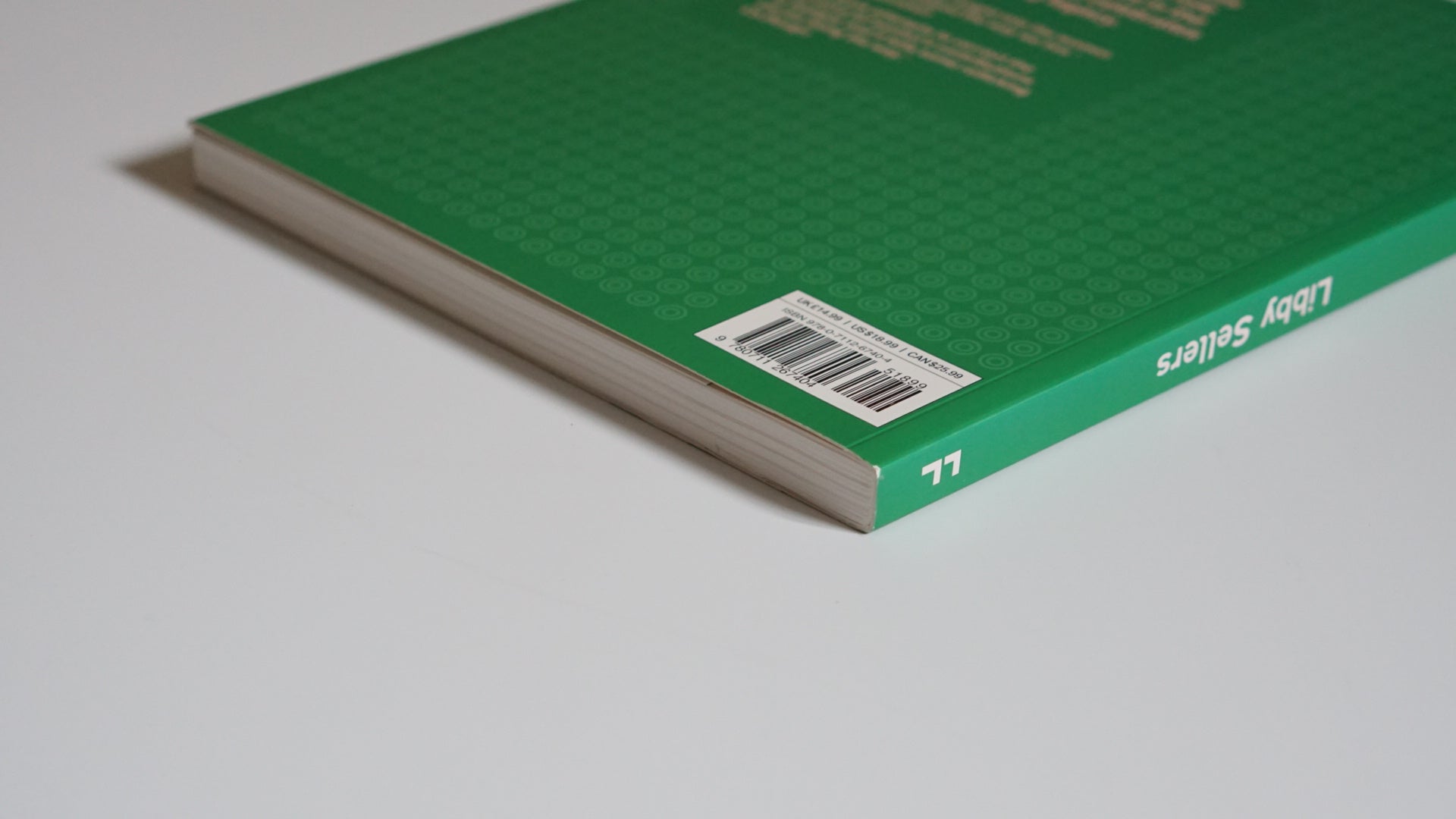 Women Design: Pioneers from the Twentieth Century to Today kokiriyama