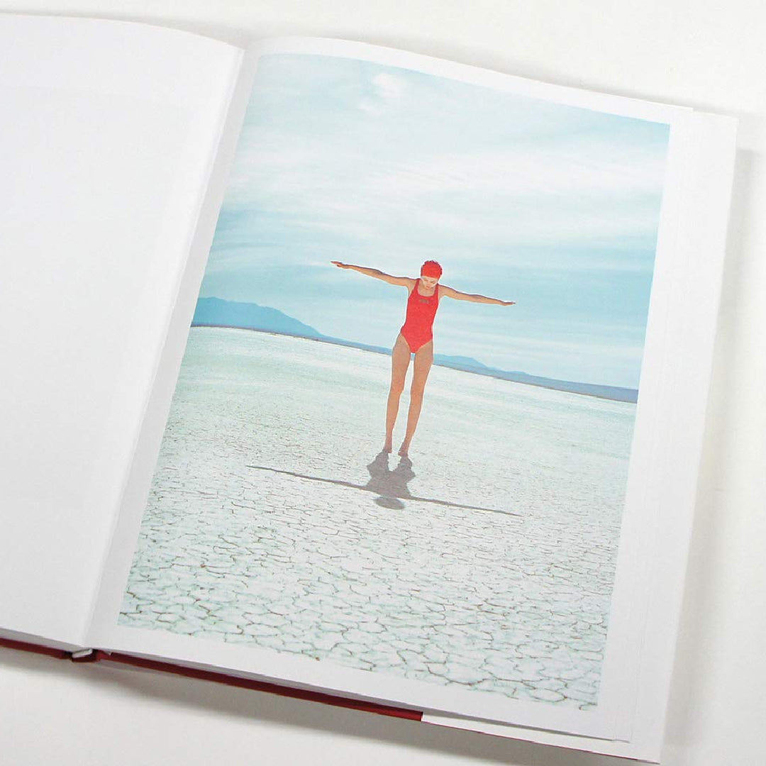 「NEW BOOKS」 FUTURO RETRO Maria Svarbova Photo Collection