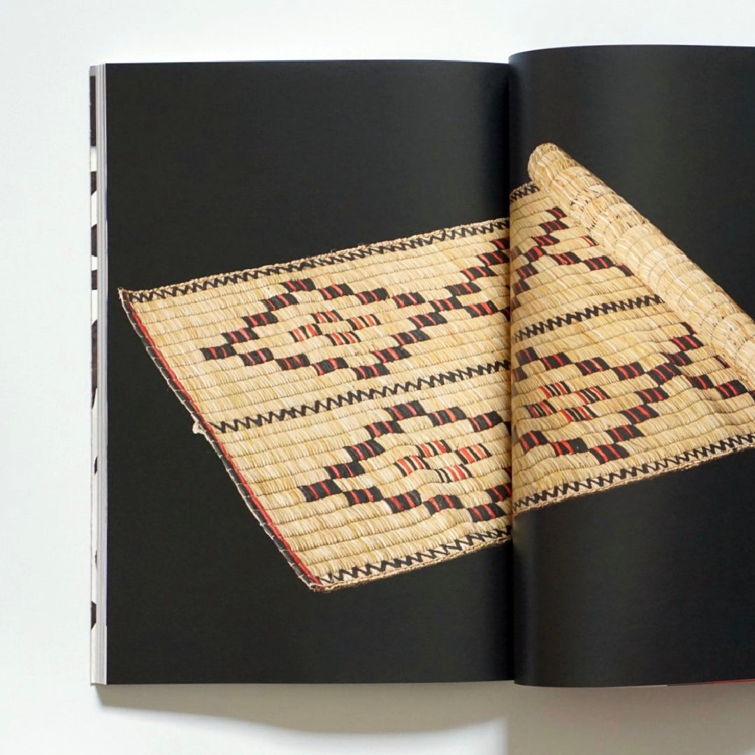 Beauty of the AINU : Color and Radiance