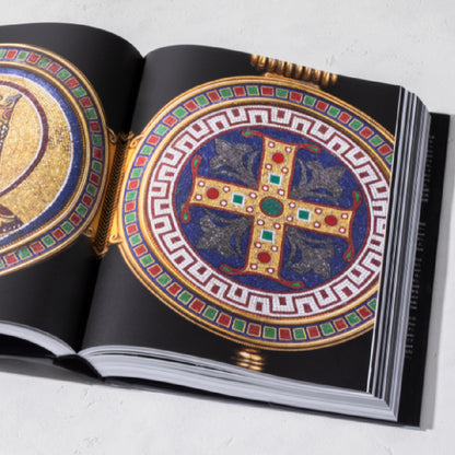 聖なる宝飾芸術 永遠の美を求めて Sacred Jewelry Art 世界文化社 2025 聖なる宝飾芸術 永遠の美を求めて Sacred Jewelry Art 世界文化社 2025