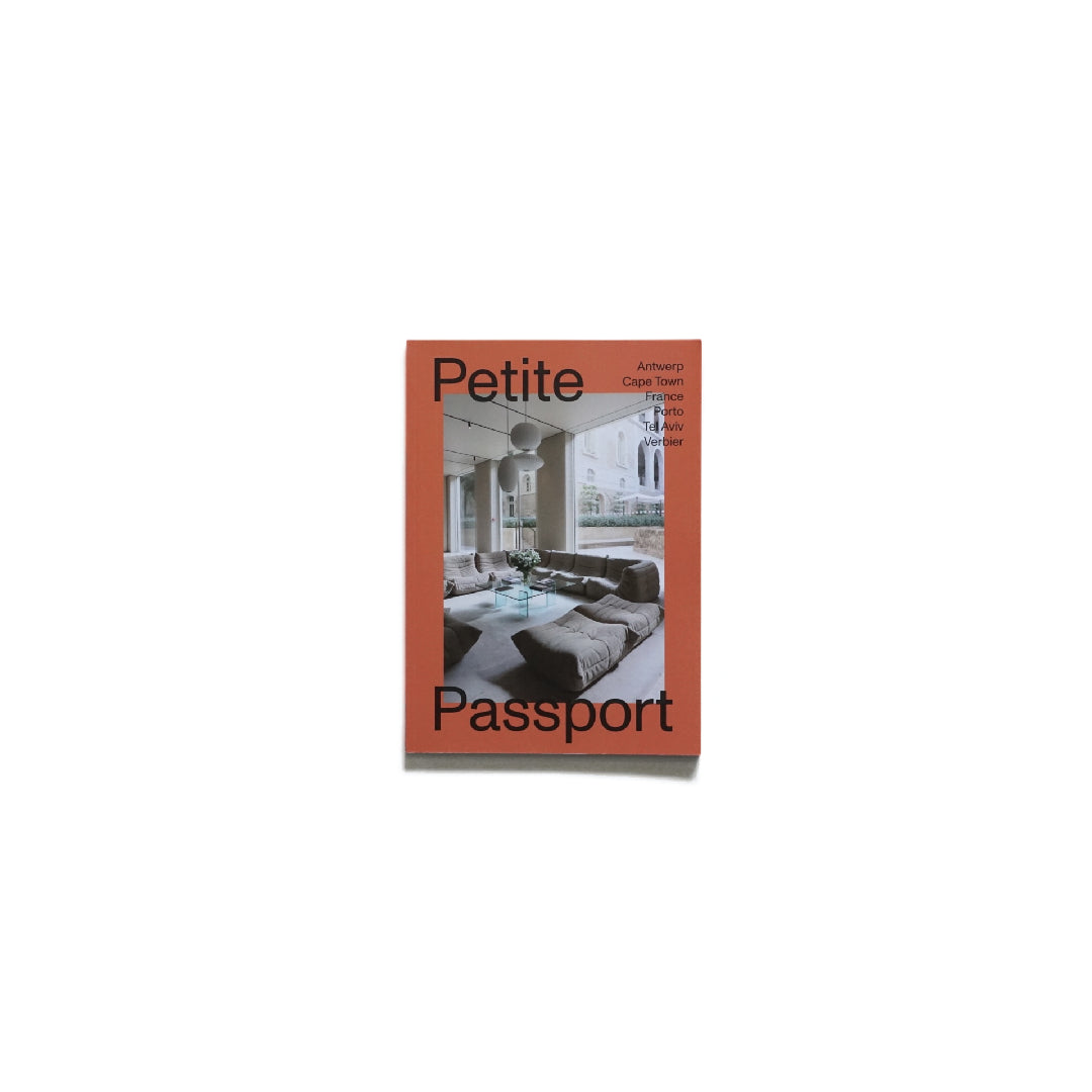Petite Passport  Magazine #1
