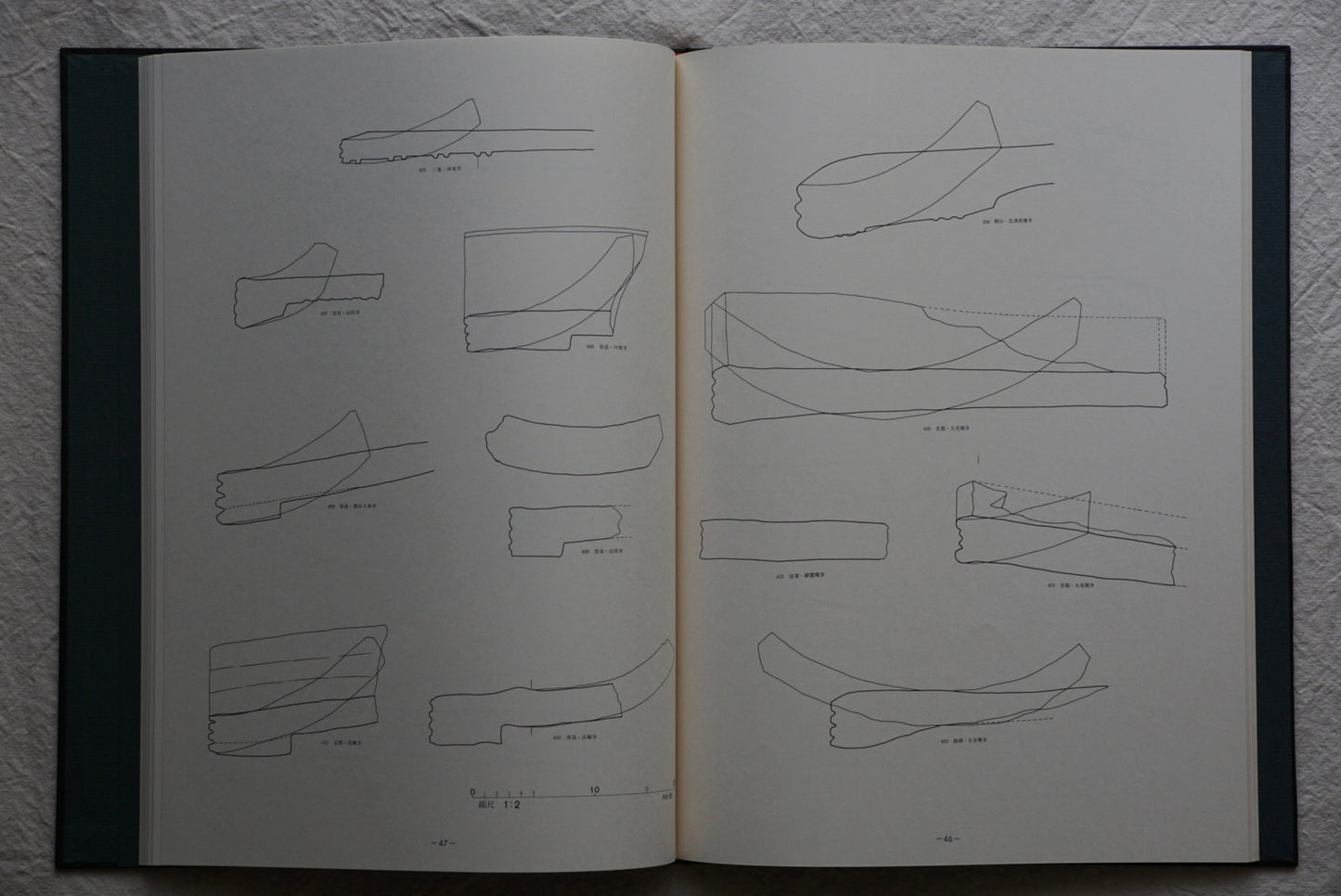 Ancient roof tiles from Asuka and Hakuho, including surveyed maps